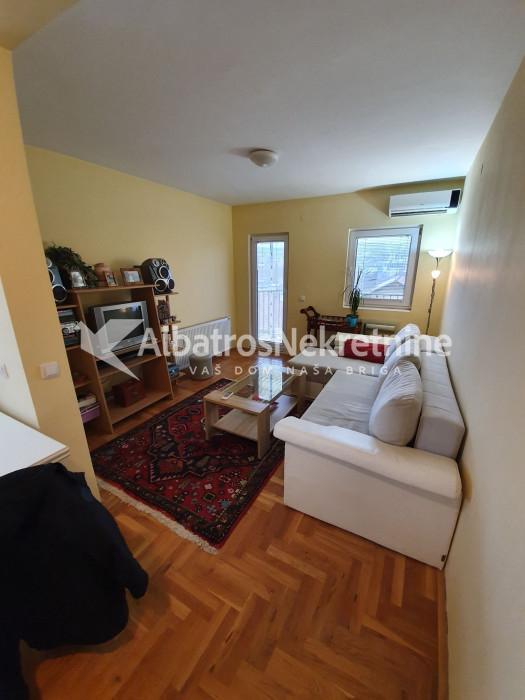 Uknjižen Dvosoban stan, 41 m2, Mirijevski Bulevar