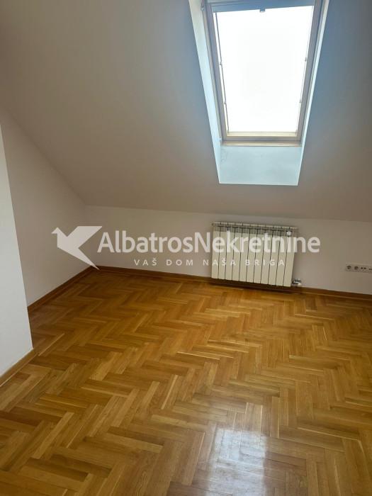 Zemun-Prazan stan