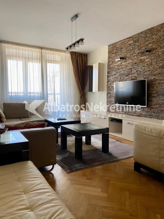 Cetvorosoban 82m2 moderan Stari Merkator Retenzije