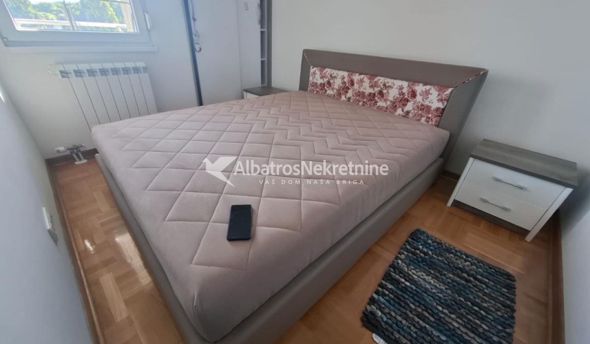 3 soban stan, Zira, Vuk, Centar, parking mesto
