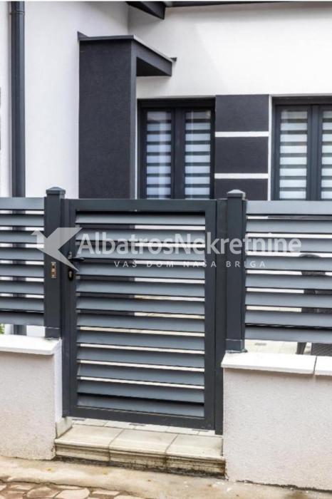 Autokomanda, jednosoban,30m2 + 25m2 terasa+parking