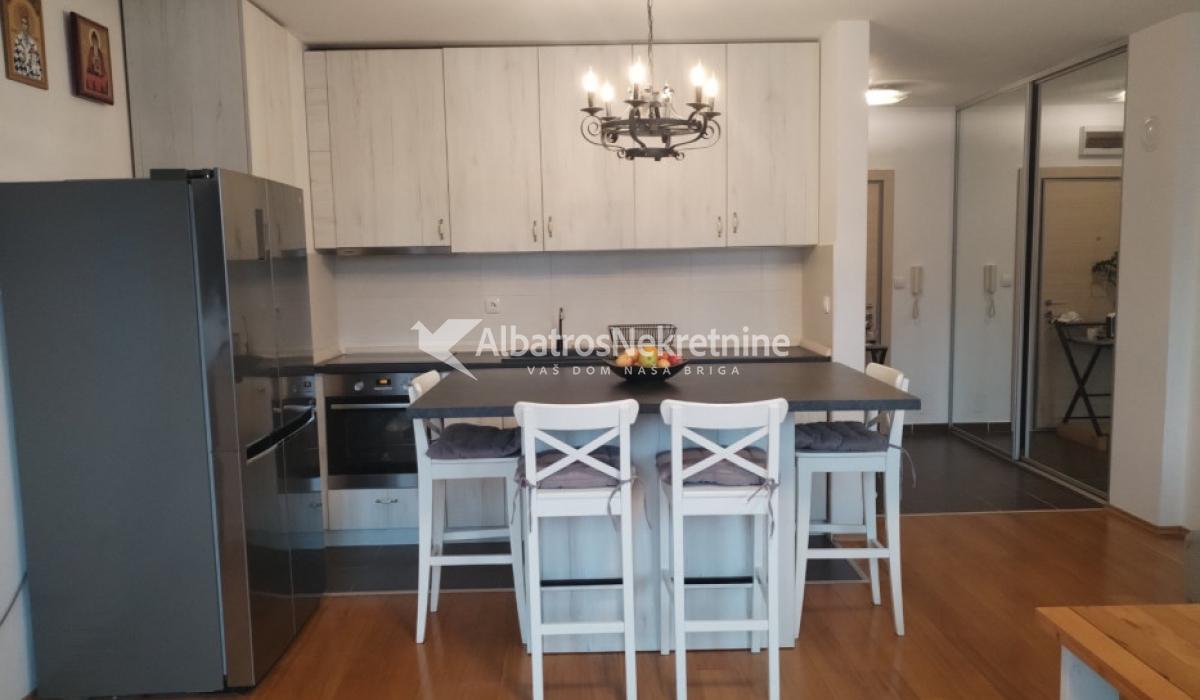 Dvosoban stan 50m2, Karaburma