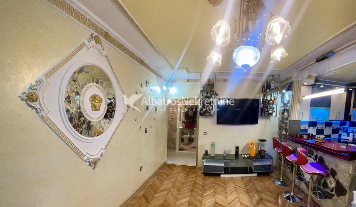 Stan Lux versaci stil 57m2 Karaburma