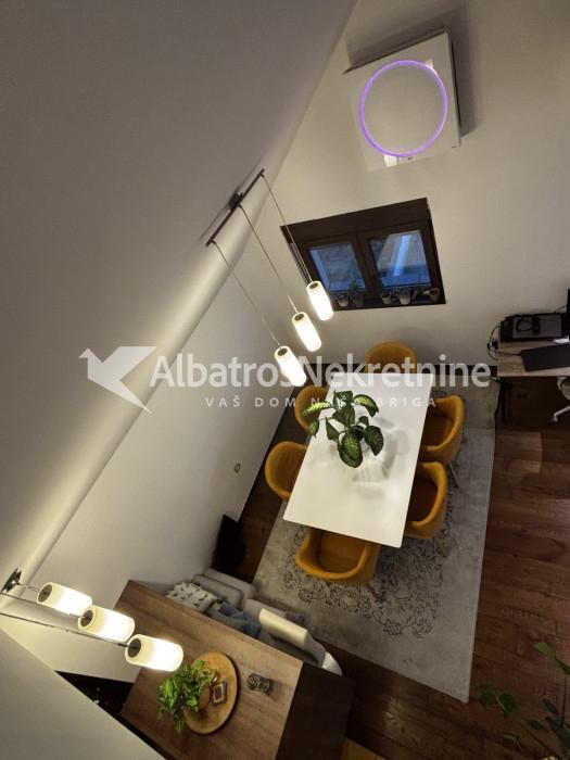 Kompletno namešten stan sa pogledom na Dunav