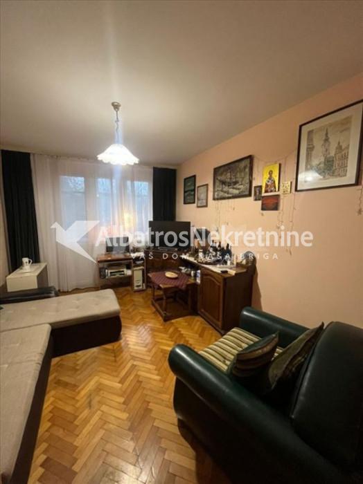 Karaburma, trosoban stan, 66m2