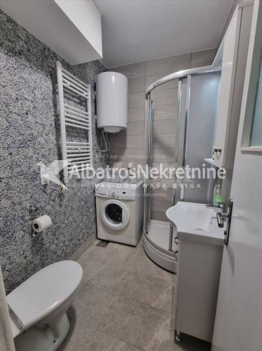 Izdaje se jednosoban namešten stan 37 m2 Karaburma