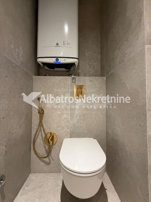 Lux stan izdavanje West