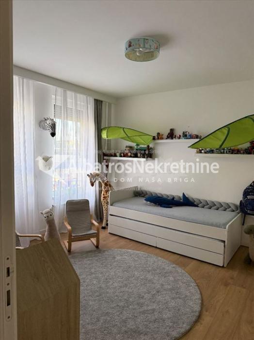 Belvil cetvorosoban , lux renoviran , retko u prod