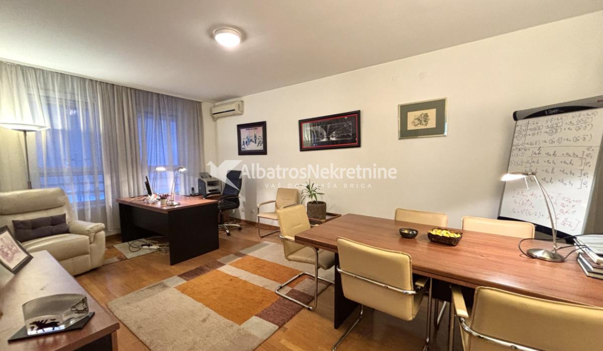 Stan + garažno mesto