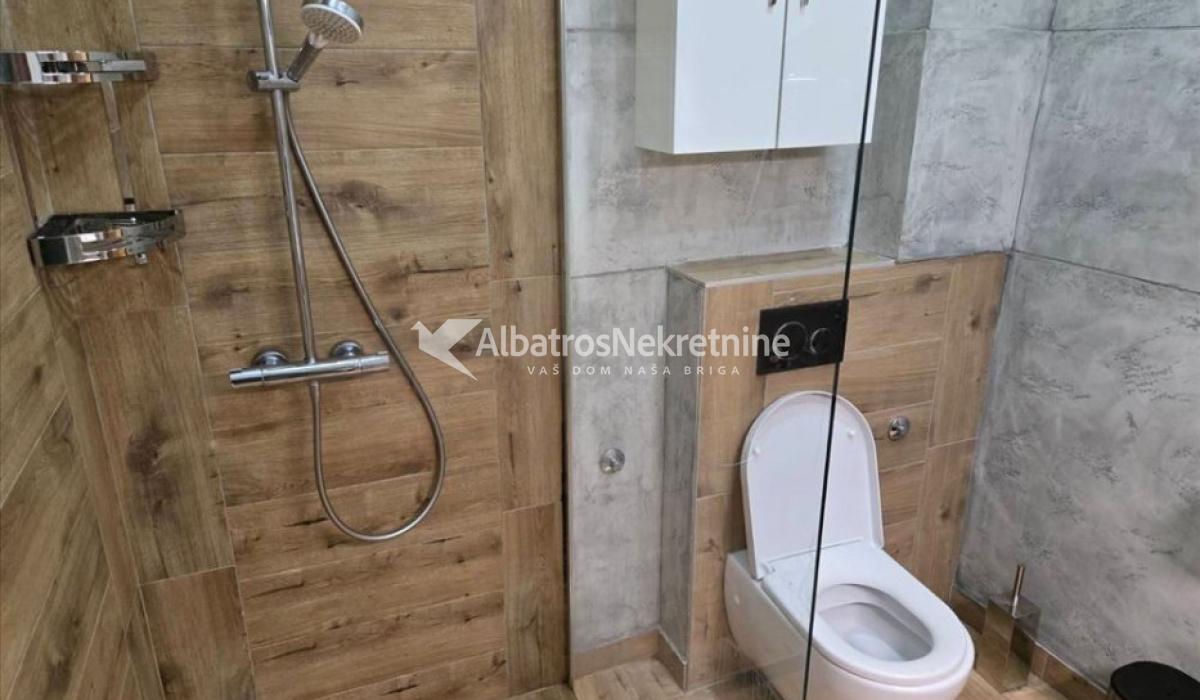 Salonac Miran Svetao kod Beogradjanke, 100m2