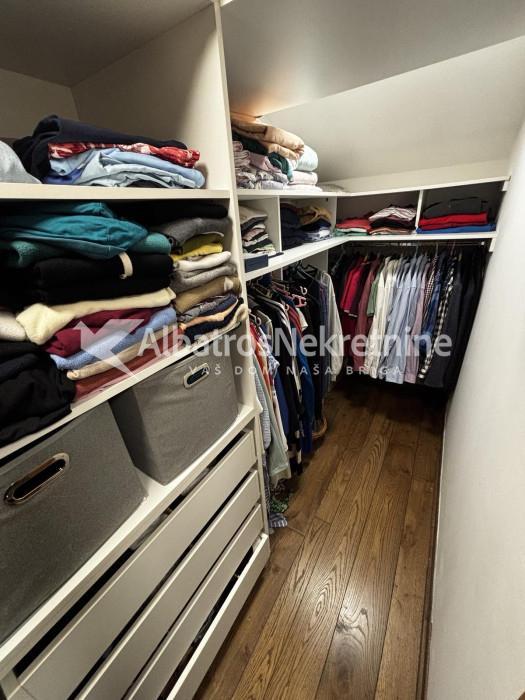 Kompletno namešten stan sa pogledom na Dunav