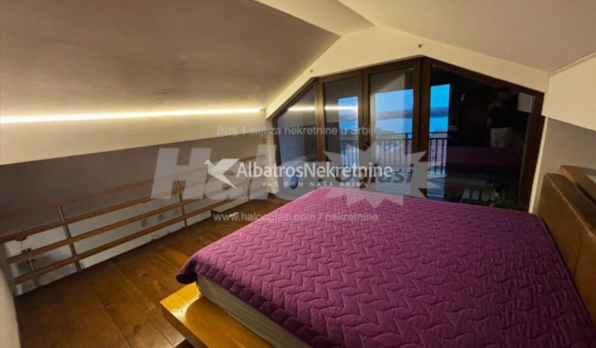 Kompletno namešten dupleks sa pogledom na Dunav