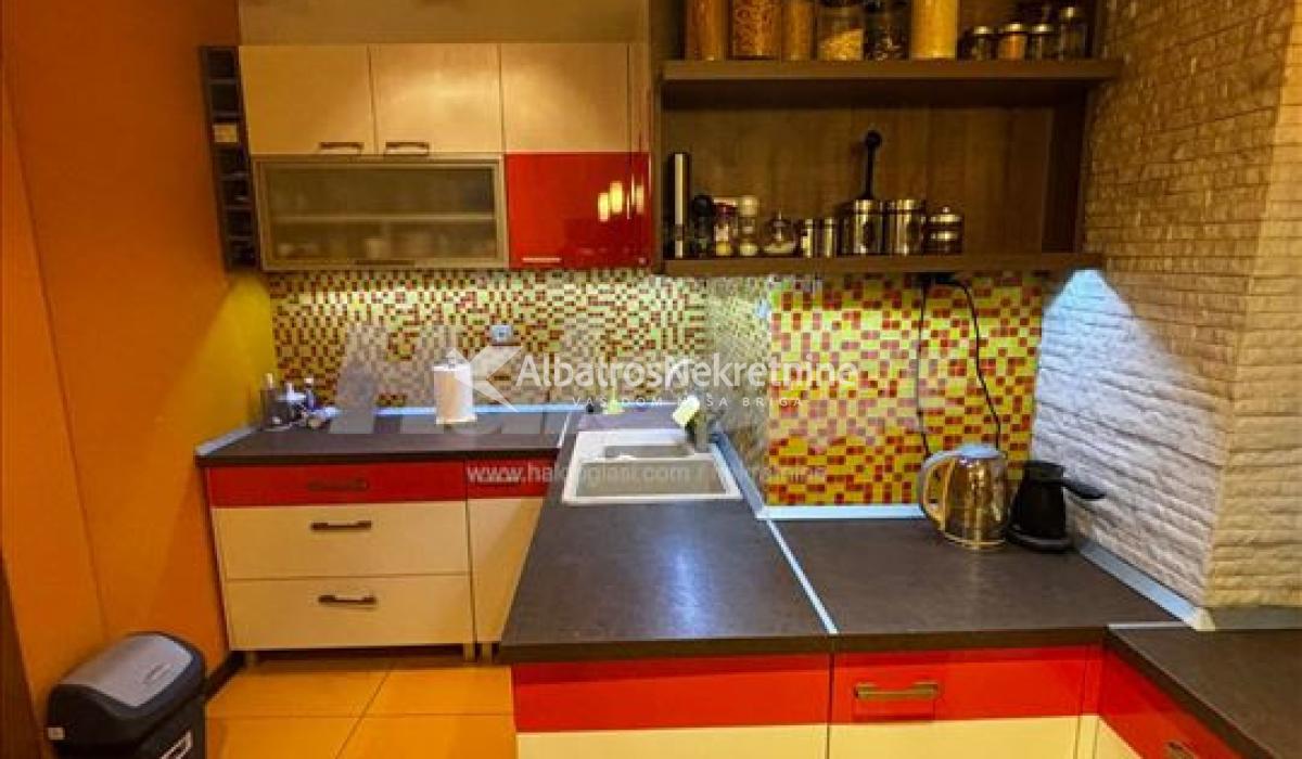 Kompletno namešten dupleks sa pogledom na Dunav