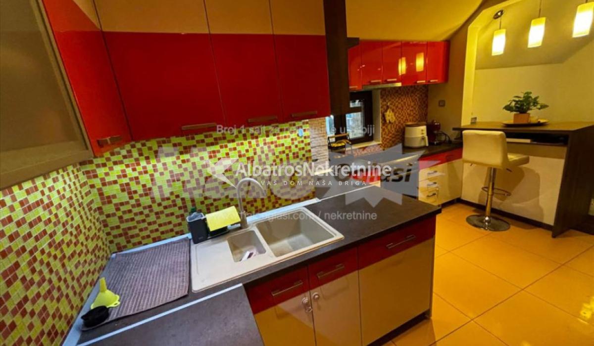 Kompletno namešten dupleks sa pogledom na Dunav