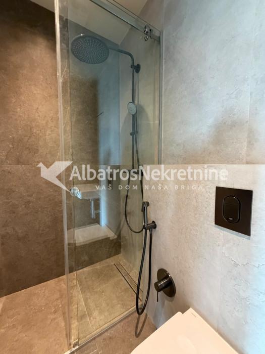 Lux stan izdavanje West