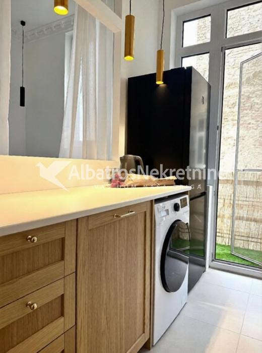 Lux centar salonac u francuskom stilu, renovirano