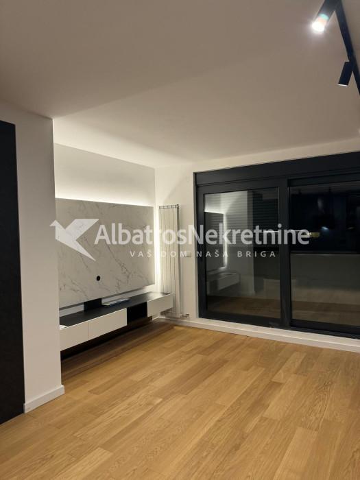Vukov spomenik-Penthouse 75m2 sa 1 garažnim mestom