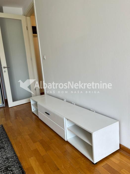 Dvosoban stan 60 m² polunamešten - Belvil Blok 67