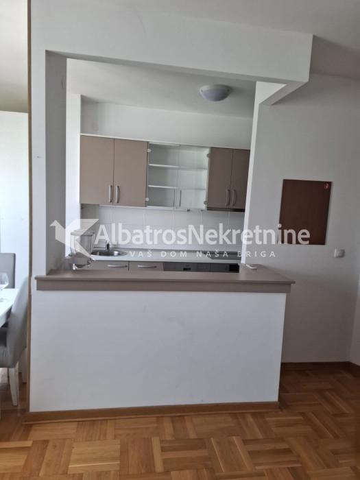 3 soban stan, Zira, Vuk, Centar, parking mesto