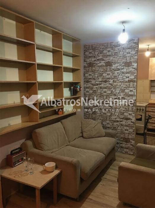 Bulevar K.Aleksandra Ustanicka okretnica kod Lidla