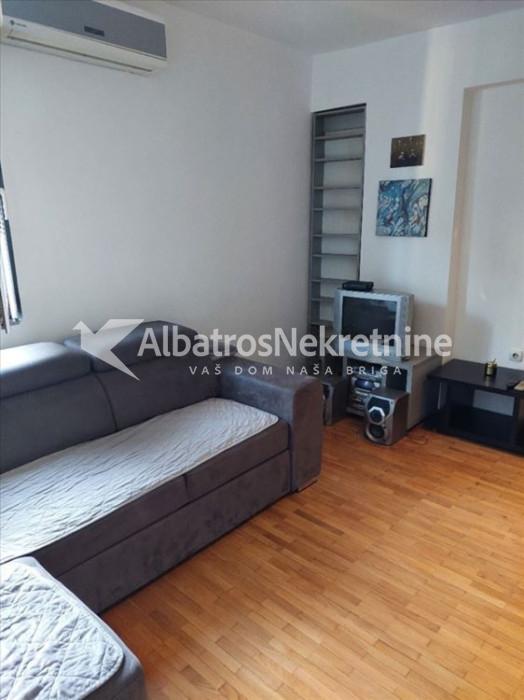 Lux garsonjera 21m2, Stevana Dukića, Karaburma