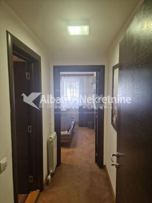Ekskluzivni Duplex sa bazenom-Dedinje, 180m2